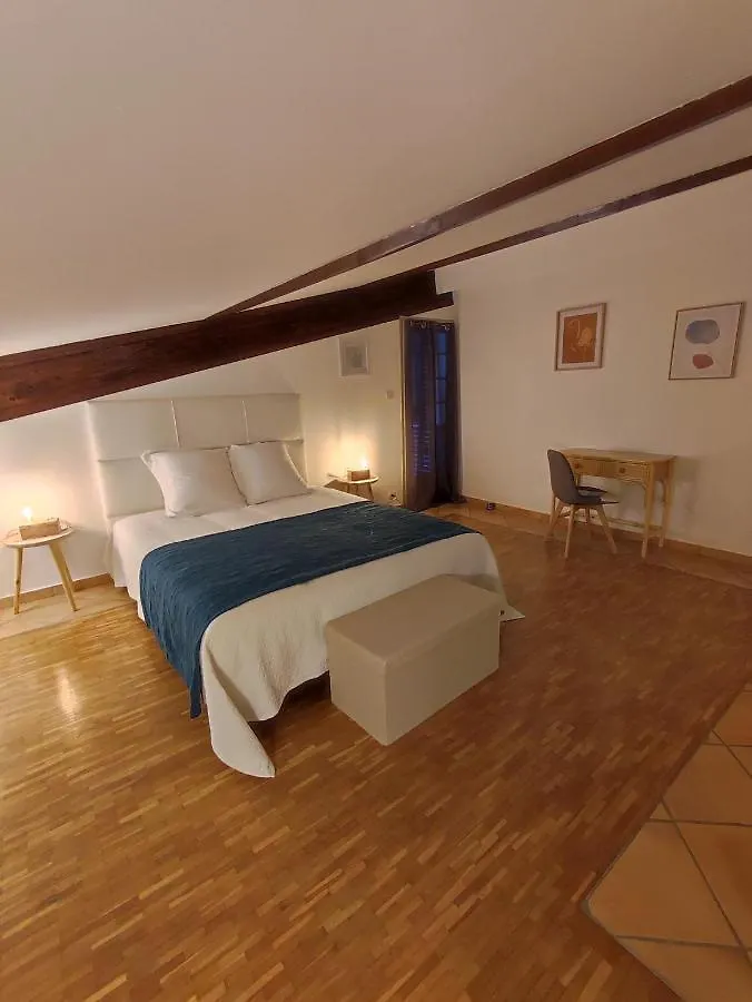 Lou Cantou Negrepelisse Bed & Breakfast