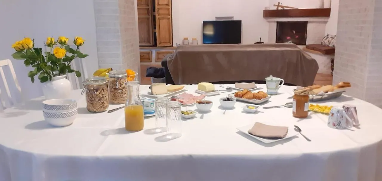 Lou Cantou Negrepelisse Bed & Breakfast
